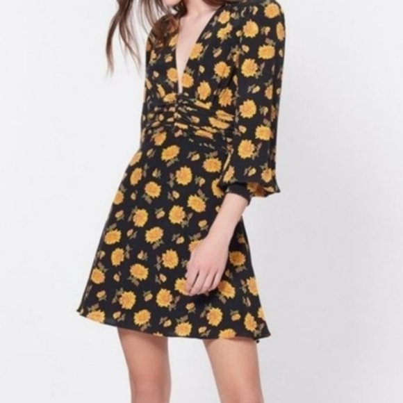 Veronica Beard Dresses & Skirts - Veronica Beard Marion Floral Silk Dress